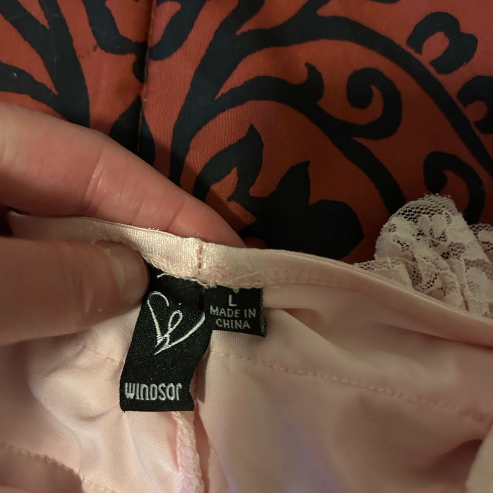 Windsor Blush Lace Ruffle Shorts - Picture 2 of 3